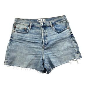 NWOT Daze Hug Jean Shorts 32